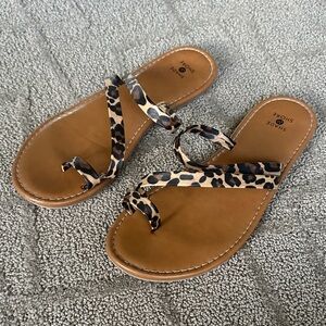 Shade & Shore Leopard Print Sandals
